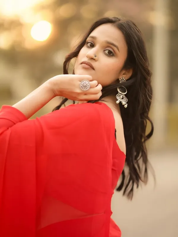 Plain_Dyed_Daily_Wear_Georgette_Saree_With_Unstitched_Blouse_Piece
