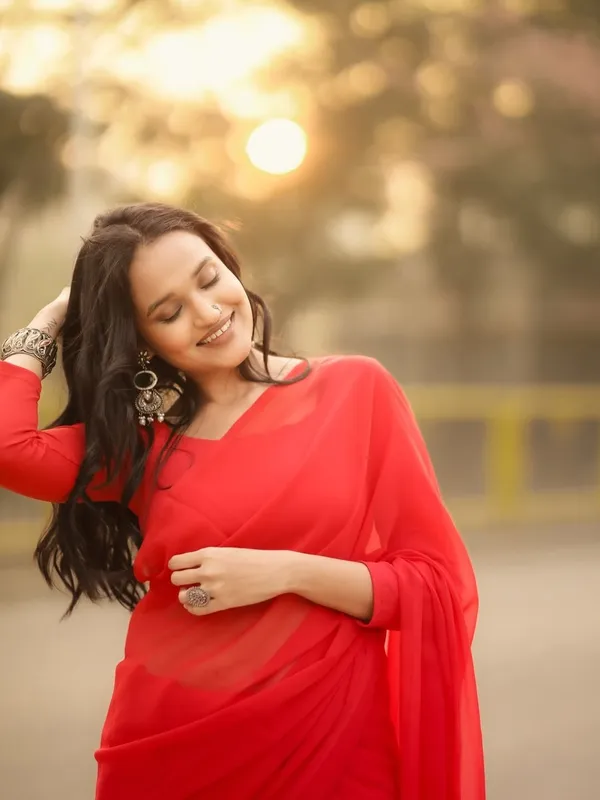 Plain_Dyed_Daily_Wear_Georgette_Saree_With_Unstitched_Blouse_Piece