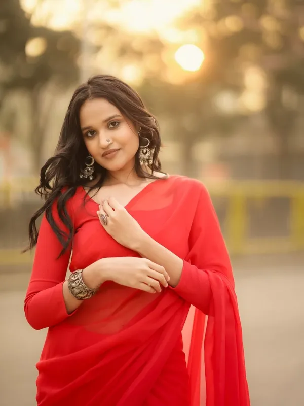 Plain_Dyed_Daily_Wear_Georgette_Saree_With_Unstitched_Blouse_Piece