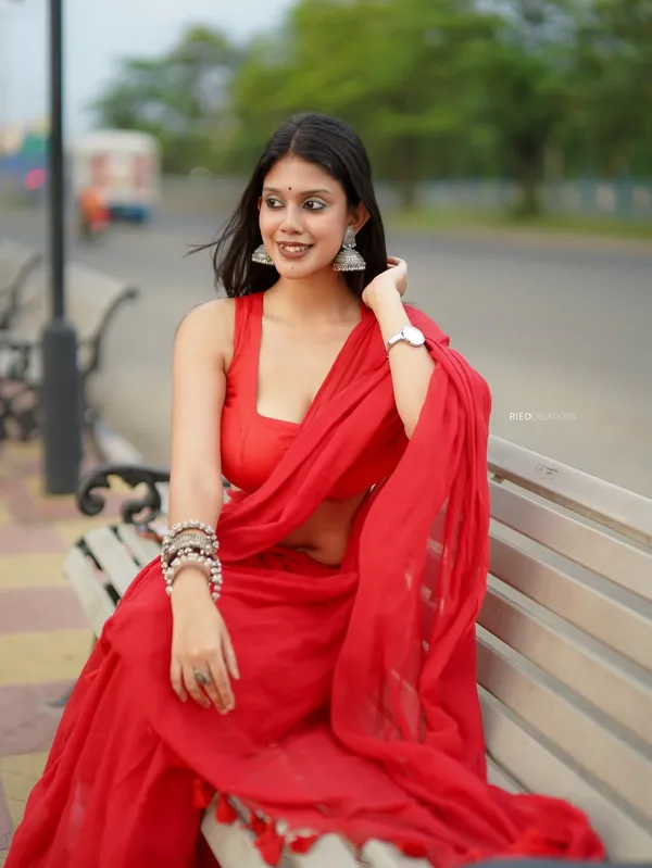 Plain_Dyed_Daily_Wear_Georgette_Saree_With_Unstitched_Blouse_Piece