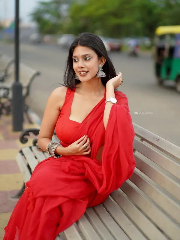 Plain_Dyed_Daily_Wear_Georgette_Saree_With_Unstitched_Blouse_Piece