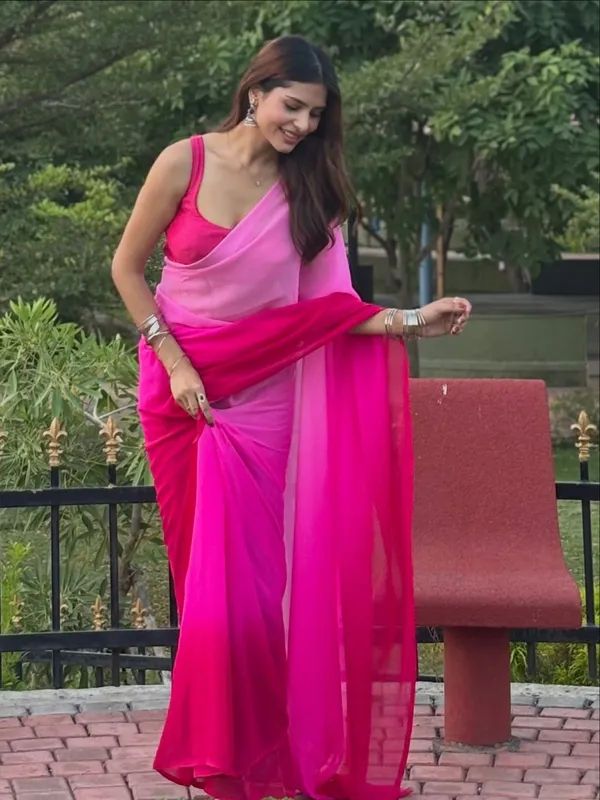 Dyed_Daily_Wear_Georgette_Saree_With_Unstitched_Blouse_Piece