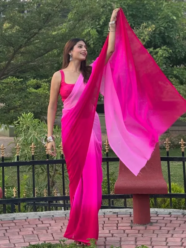 Dyed_Daily_Wear_Georgette_Saree_With_Unstitched_Blouse_Piece