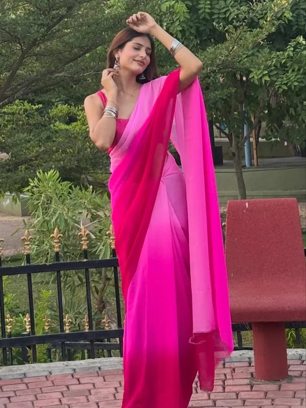 Dyed_Daily_Wear_Georgette_Saree_With_Unstitched_Blouse_Piece