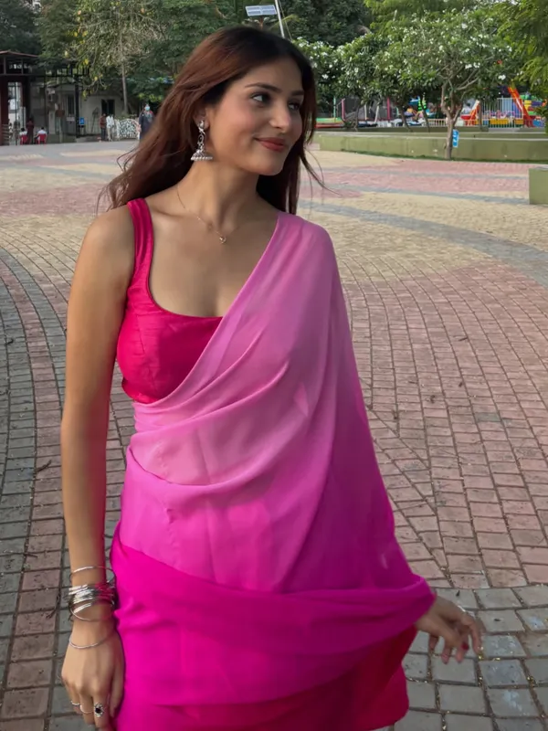 Dyed_Daily_Wear_Georgette_Saree_With_Unstitched_Blouse_Piece