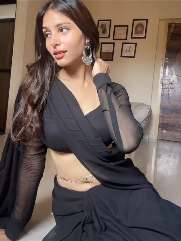 Plain_Dyed_Daily_Wear_Georgette_Saree_With_Unstitched_Blouse_Piece