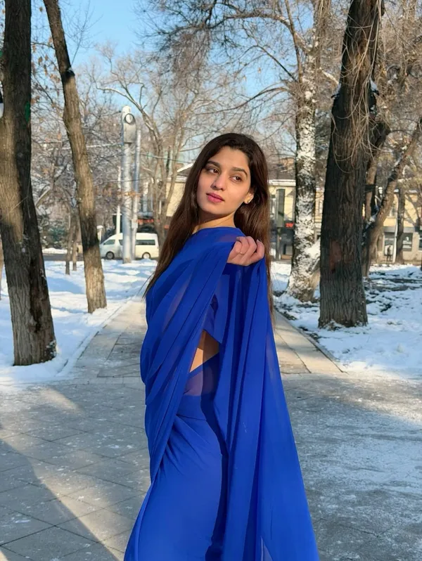 Plain_Dyed_Daily_Wear_Georgette_Saree_With_Unstitched_Blouse_Piece