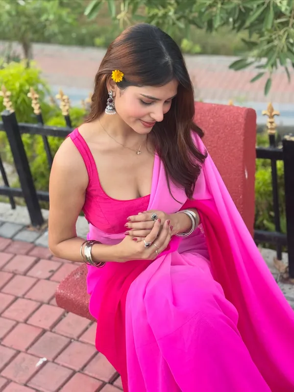 Dyed_Daily_Wear_Georgette_Saree_With_Unstitched_Blouse_Piece
