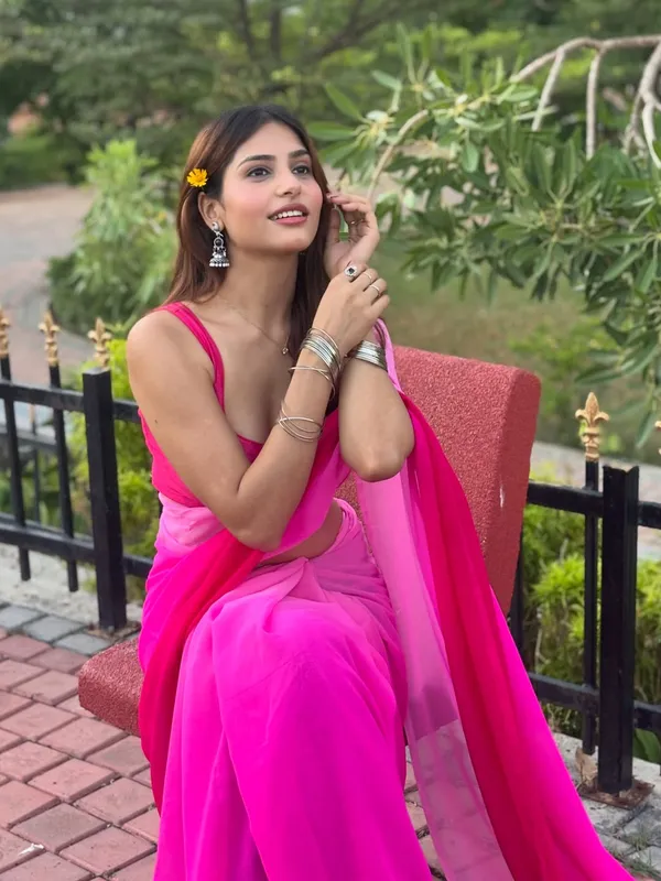 Dyed_Daily_Wear_Georgette_Saree_With_Unstitched_Blouse_Piece