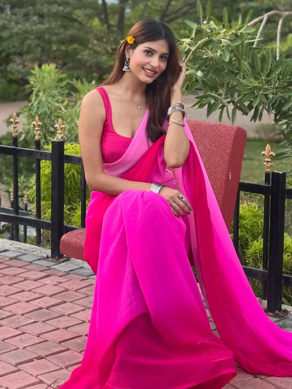 Dyed_Daily_Wear_Georgette_Saree_With_Unstitched_Blouse_Piece