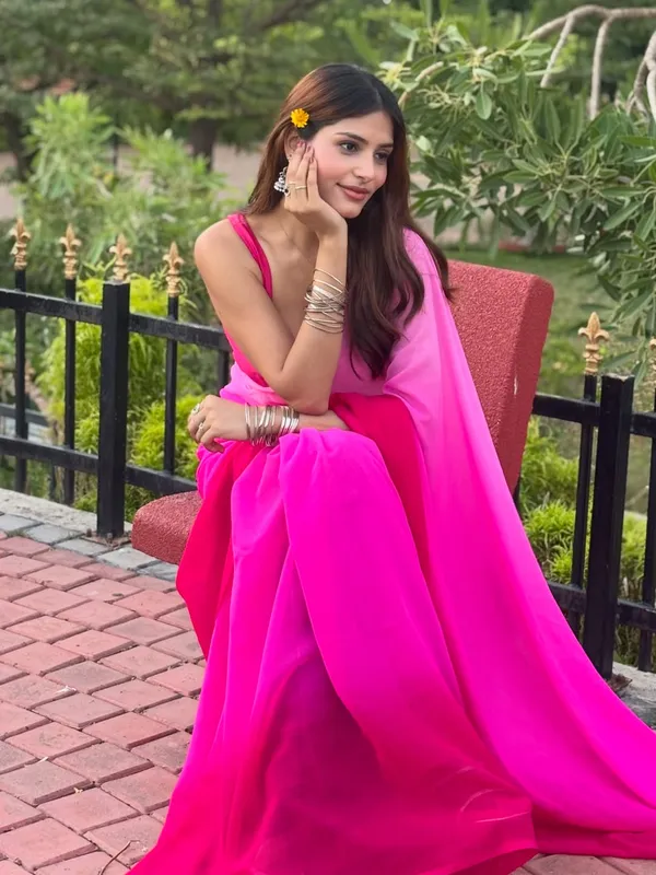 Dyed_Daily_Wear_Georgette_Saree_With_Unstitched_Blouse_Piece
