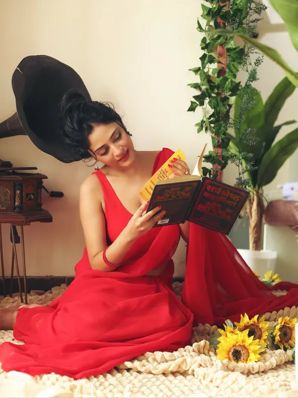 Plain_Dyed_Daily_Wear_Georgette_Saree_With_Unstitched_Blouse_Piece