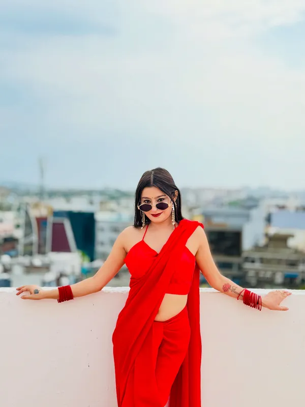 Plain_Dyed_Daily_Wear_Georgette_Saree_With_Unstitched_Blouse_Piece