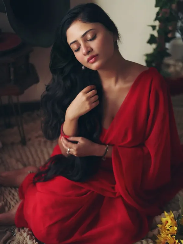 Plain_Dyed_Daily_Wear_Georgette_Saree_With_Unstitched_Blouse_Piece