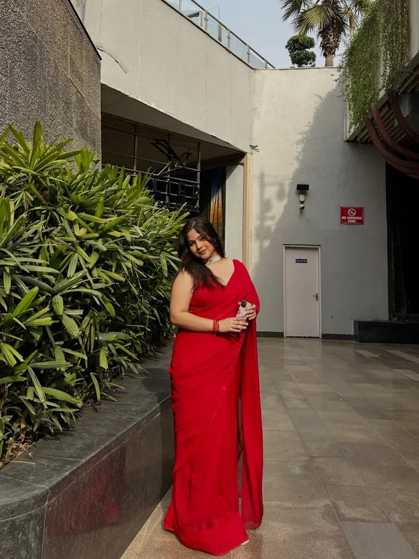 Plain_Dyed_Daily_Wear_Georgette_Saree_With_Unstitched_Blouse_Piece