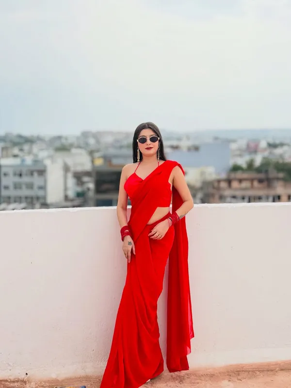 Plain_Dyed_Daily_Wear_Georgette_Saree_With_Unstitched_Blouse_Piece