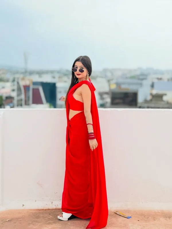 Plain_Dyed_Daily_Wear_Georgette_Saree_With_Unstitched_Blouse_Piece