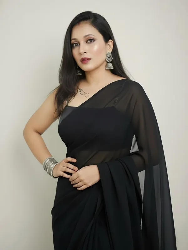 Elegant_Solid_Chiffon_Plain_Dyed_Saree_With_Unstitched_Blouse_Piece