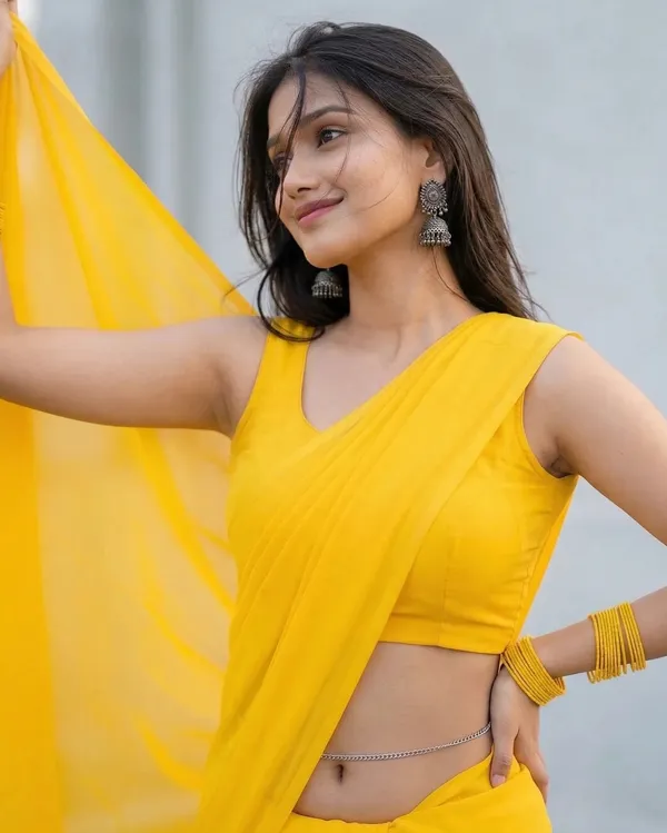 Plain_Dyed_Daily_Wear_Georgette_Saree_With_Unstitched_Blouse_Piece