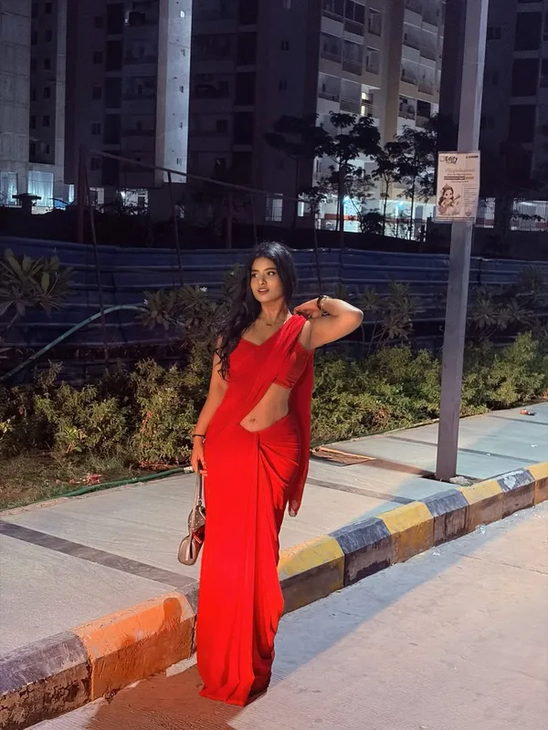 Plain_Dyed_Daily_Wear_Georgette_Saree_With_Unstitched_Blouse_Piece