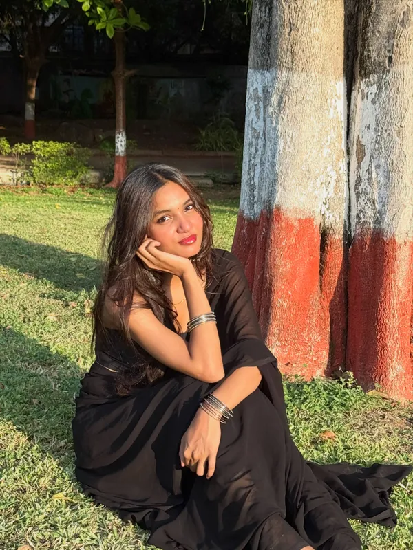 Plain_Dyed_Daily_Wear_Georgette_Saree_With_Unstitched_Blouse_Piece