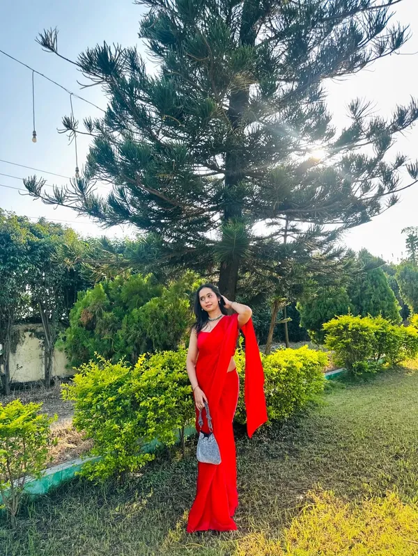 Plain_Dyed_Daily_Wear_Georgette_Saree_With_Unstitched_Blouse_Piece