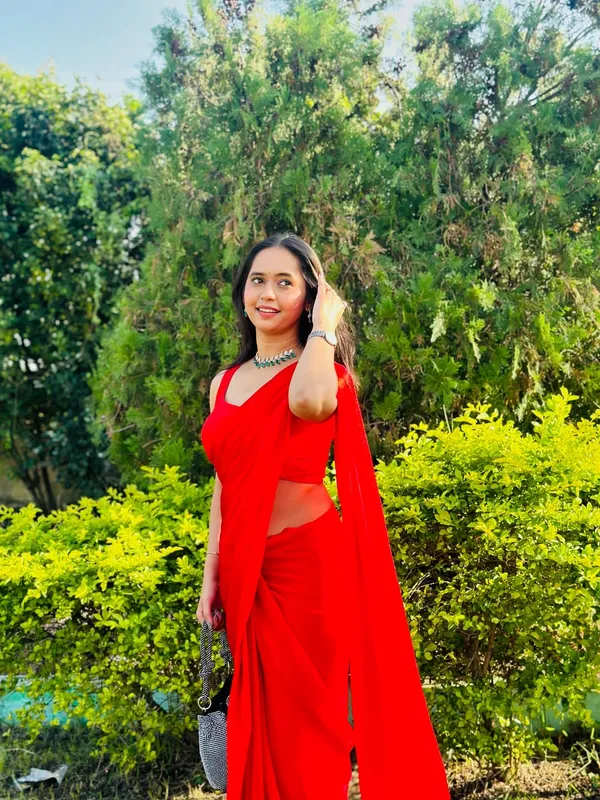 Plain_Dyed_Daily_Wear_Georgette_Saree_With_Unstitched_Blouse_Piece