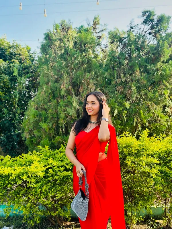 Plain_Dyed_Daily_Wear_Georgette_Saree_With_Unstitched_Blouse_Piece