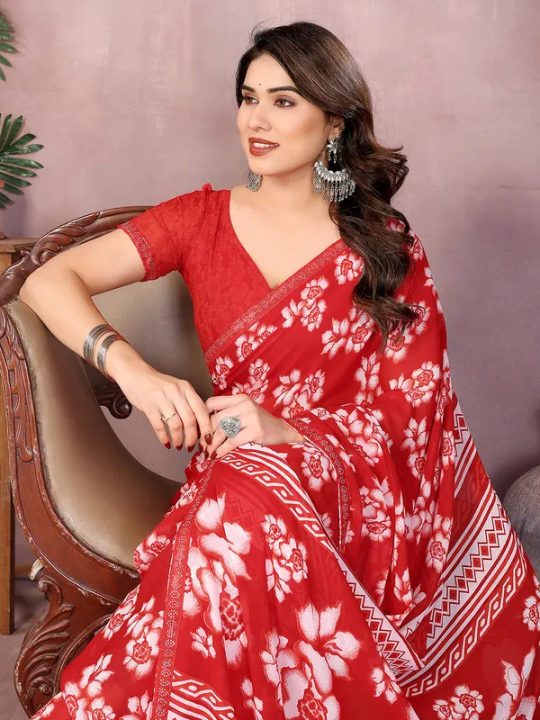 Paisley,_Floral_Print_Daily_Wear_Georgette_Saree��(Red)