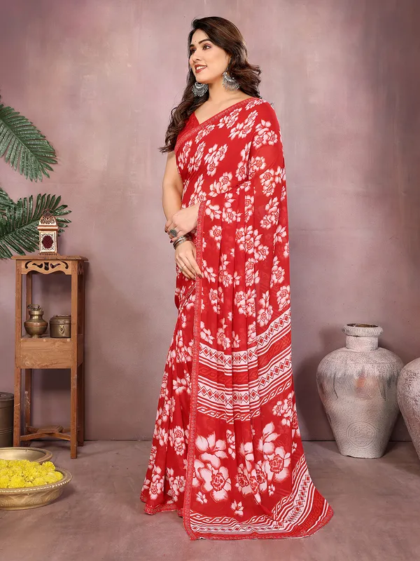 Paisley,_Floral_Print_Daily_Wear_Georgette_Saree��(Red)
