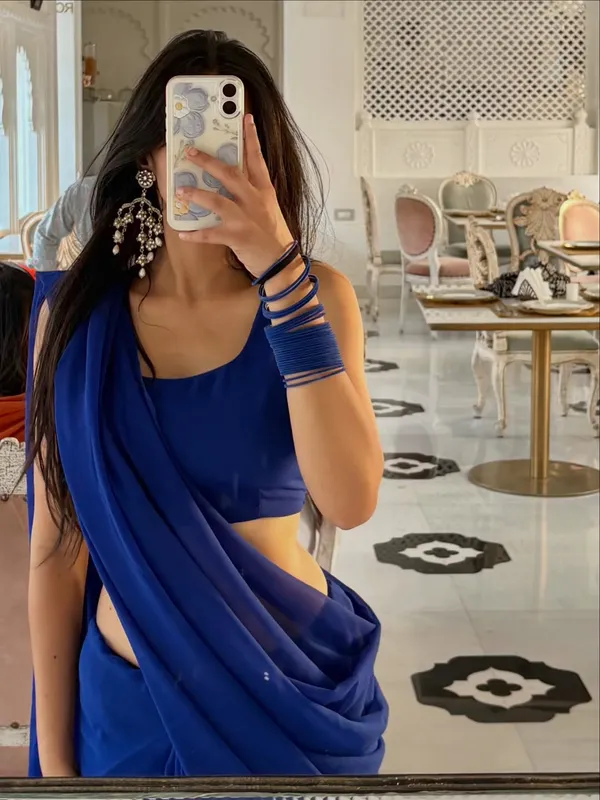 Plain_Dyed_Daily_Wear_Georgette_Saree_With_Unstitched_Blouse_Piece