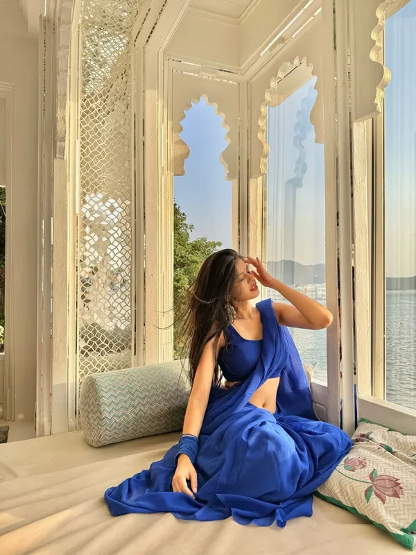 Plain_Dyed_Daily_Wear_Georgette_Saree_With_Unstitched_Blouse_Piece