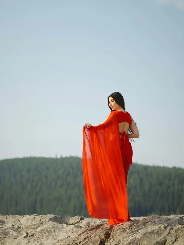 Plain_Dyed_Daily_Wear_Georgette_Saree_With_Unstitched_Blouse_Piece