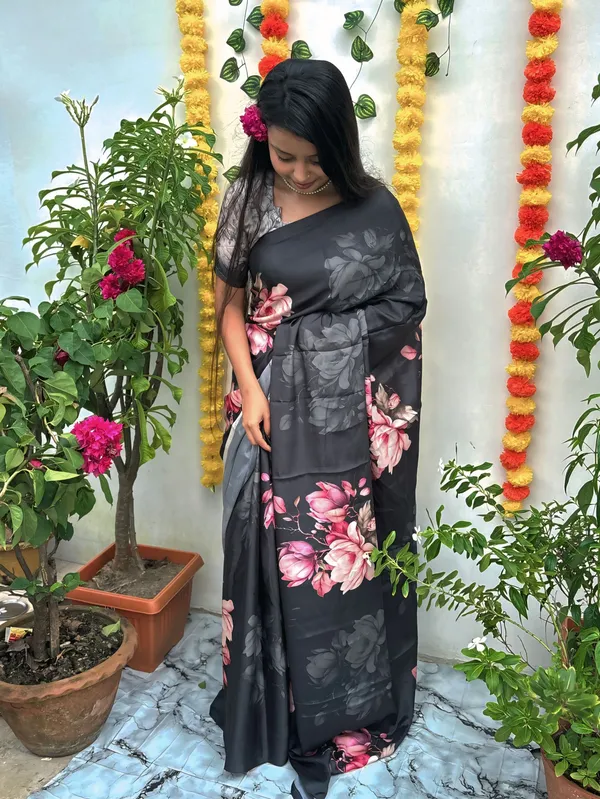 Silk_Blend_Printed_Saree_With_Unstitched_Blouse_Piece