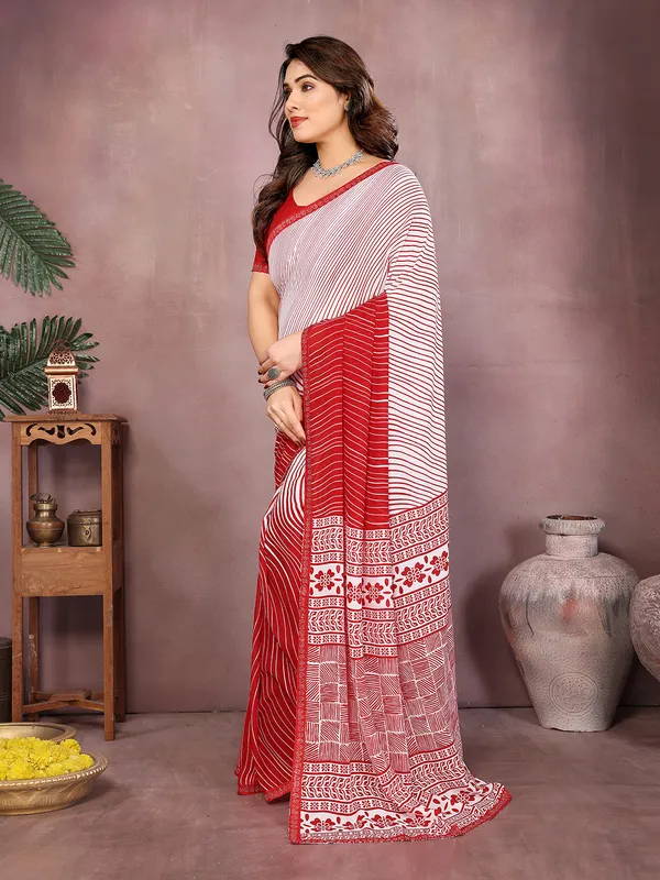 Paisley,_Striped,_Floral_Print_Daily_Wear_Georgette_Saree��(Red)