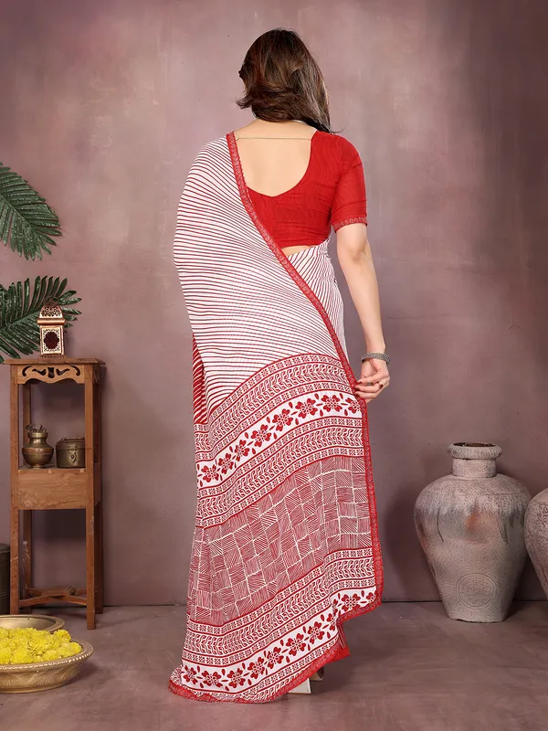 Paisley,_Striped,_Floral_Print_Daily_Wear_Georgette_Saree��(Red)