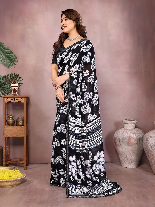 Paisley,_Floral_Print_Daily_Wear_Georgette_Saree��(Black)