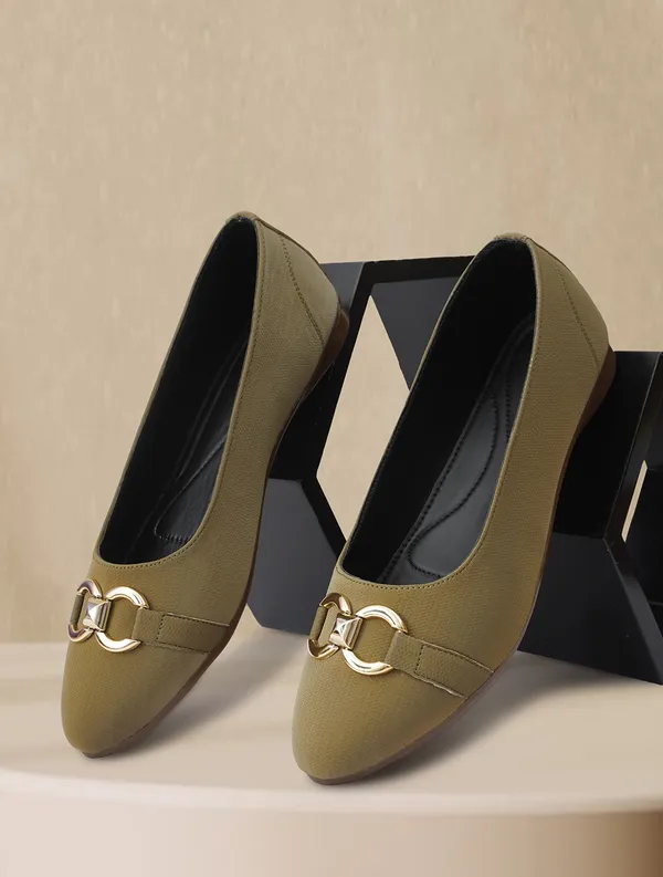 Elira_Modern_and_classy_with_an_Indian_twist_feel_for_Women