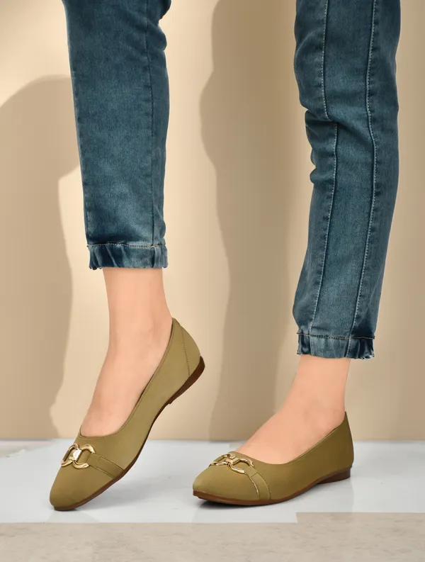 Elira_Modern_and_classy_with_an_Indian_twist_feel_for_Women