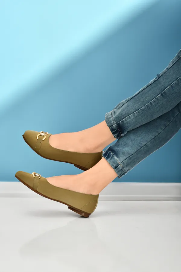 Elira_Modern_and_classy_with_an_Indian_twist_feel_for_Women
