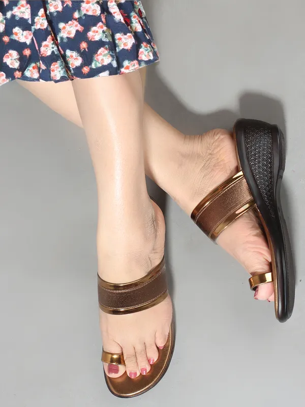 Embellished_Angutha_Wedge_Heels_(Antique)