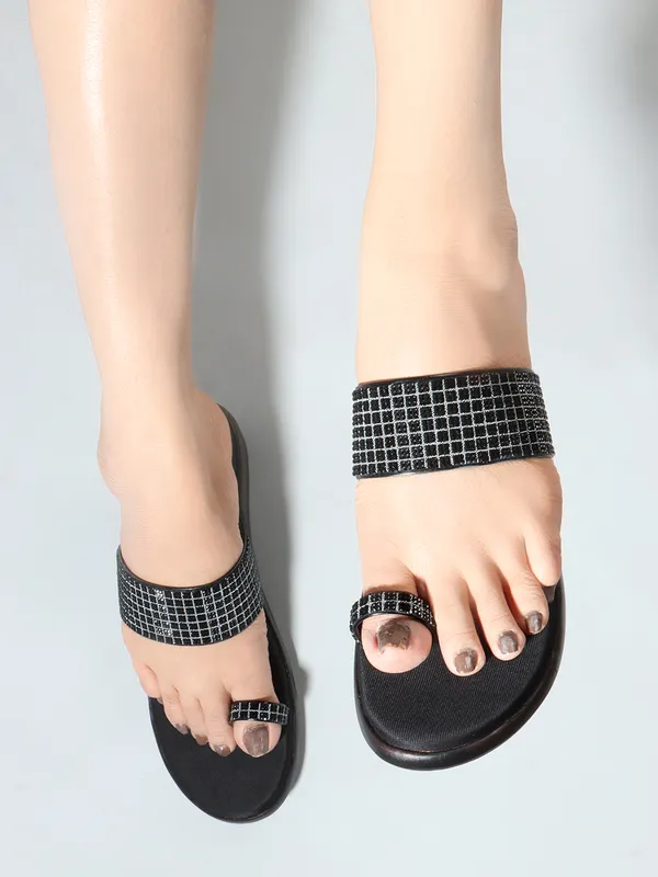 Casual_Wedge_Slippers_(Black)