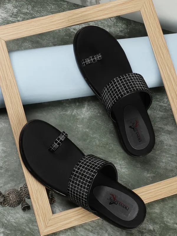 Casual_Wedge_Slippers_(Black)