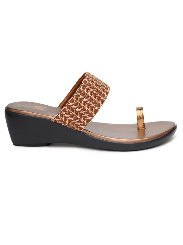Stylish_Embellished_Ethnic_Angutha_Wedge_Heels_(Antique)