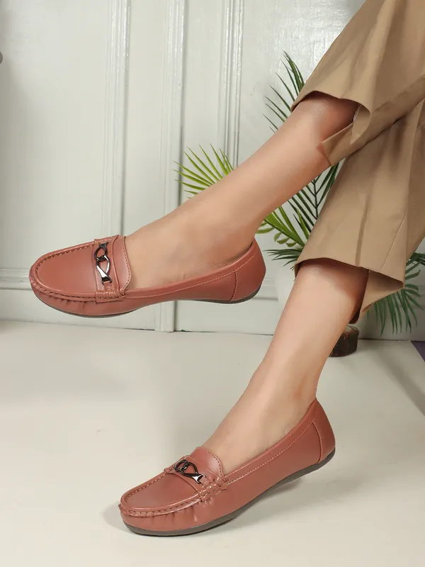 Buckle_Style_Casual_Loafers_(Peach)