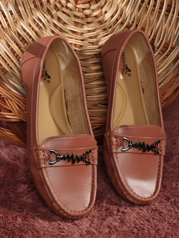 Soft_Casual_Buckle_Loafers_(Peach)