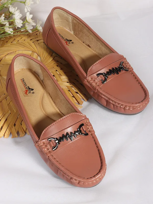 Soft_Casual_Buckle_Loafers_(Peach)