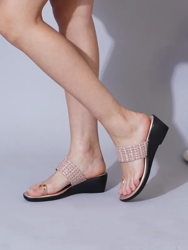 Stylish_Embellished_Ethnic_Angutha_Wedge_Heels_(Rgold)