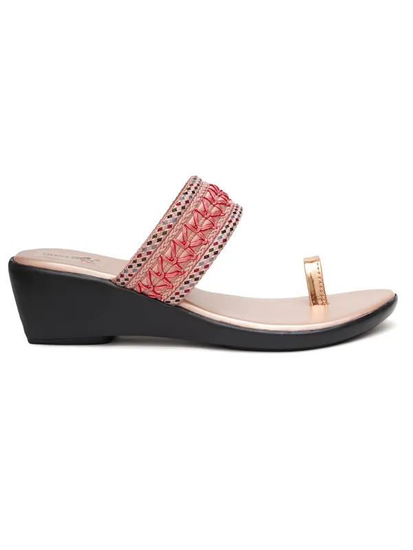 Embellished_Ethnic_Angutha_Wedge_Heels_(Rgold)