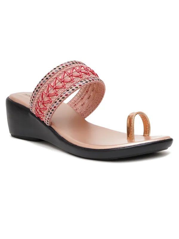 Embellished_Ethnic_Angutha_Wedge_Heels_(Rgold)